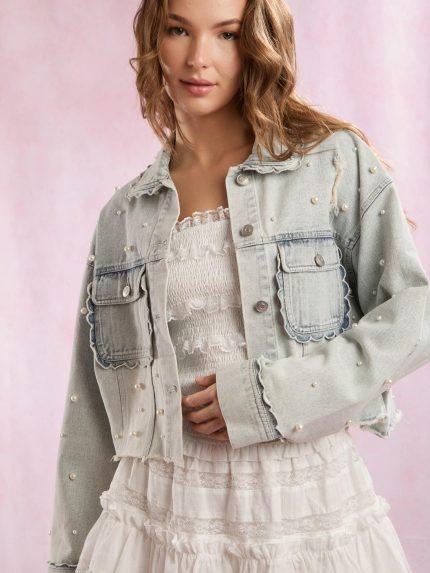 Women’s trendy tops